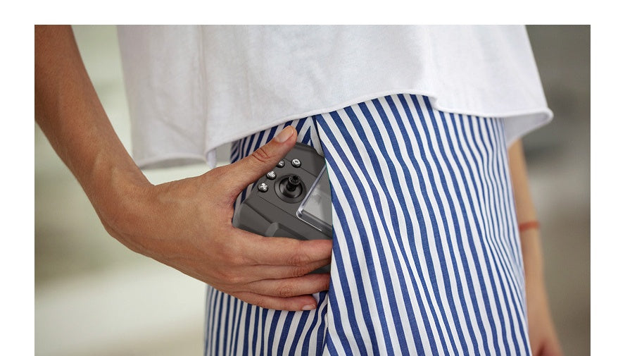 Drone compact plié - Design ultra-portable 5x5x3 cm pour transport facile