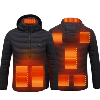 Veste d'hiver chauffante USB - Homme portant le manteau thermique en extérieur
